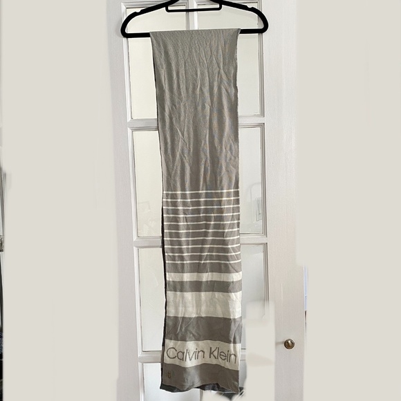 Calvin Klein Logo White and Gray Stripe Scarf - Picture 5 of 7